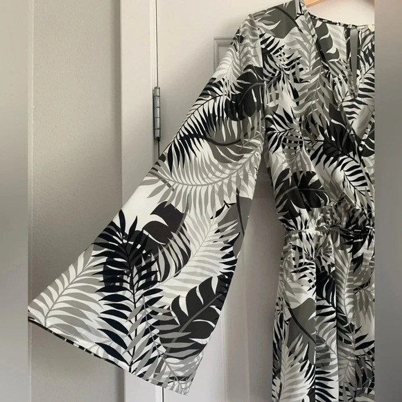Illa Illa Romper - Black/White/Gray - Size Small - EUC - Picture 4 of 9